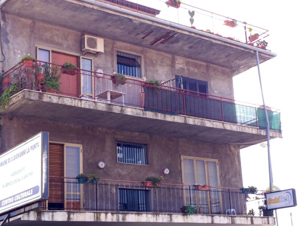 Uccide la figlia. Evitata la strage
