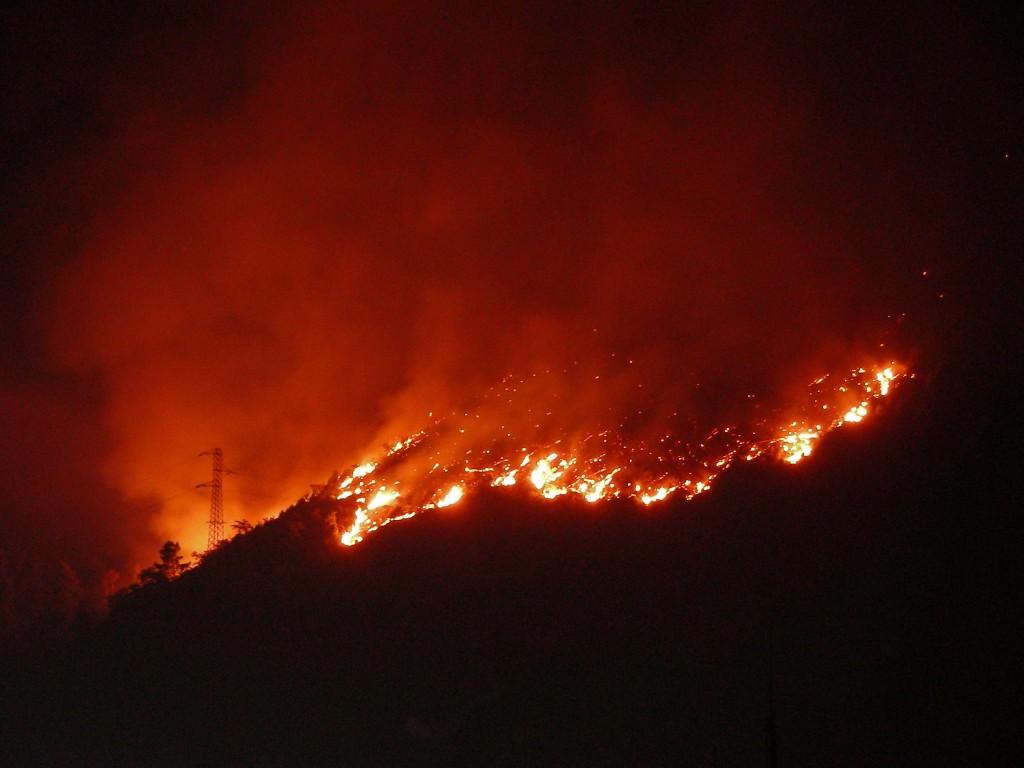 Raffineria di Milazzo condannata a un risarcimento danni per l’incendio di due anni fa