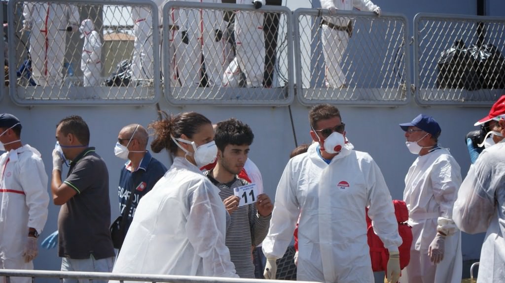 Cresce il bilancio di morte. A Pozzallo in arrivo 480 migranti