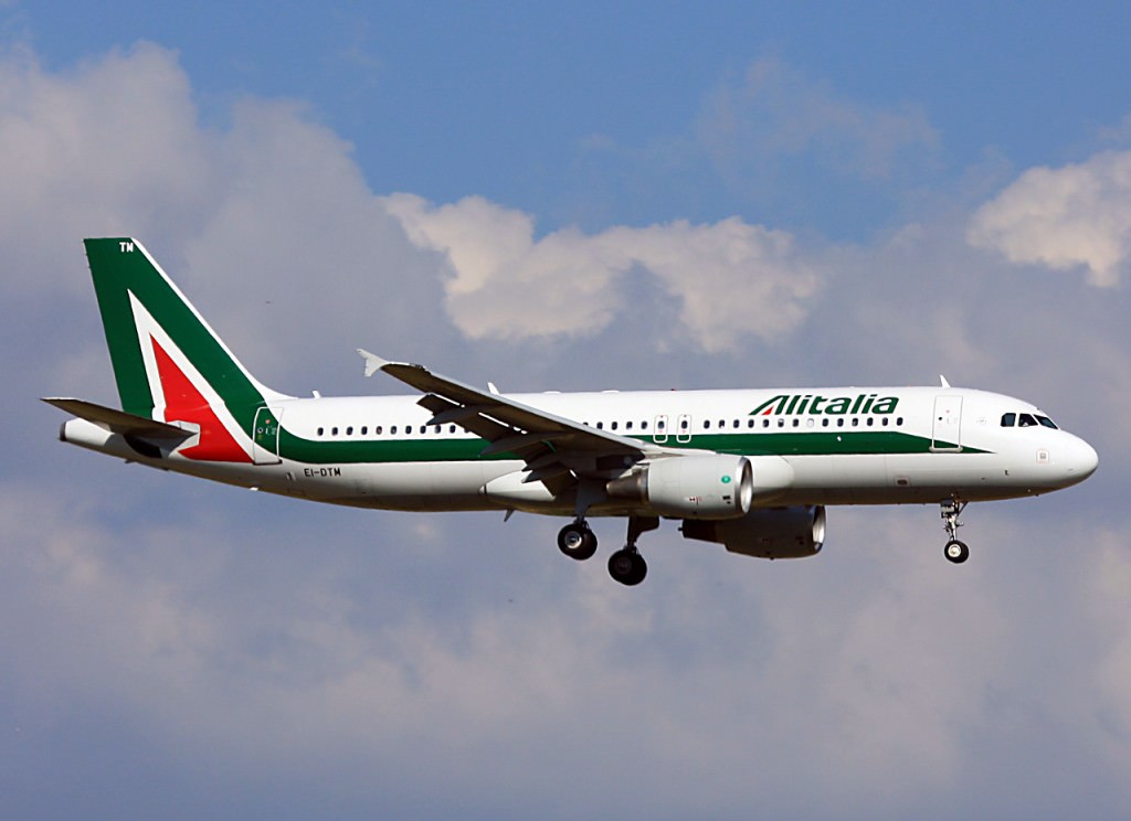 Atterraggio di emergenza per il volo Alitalia Pisa – Catania