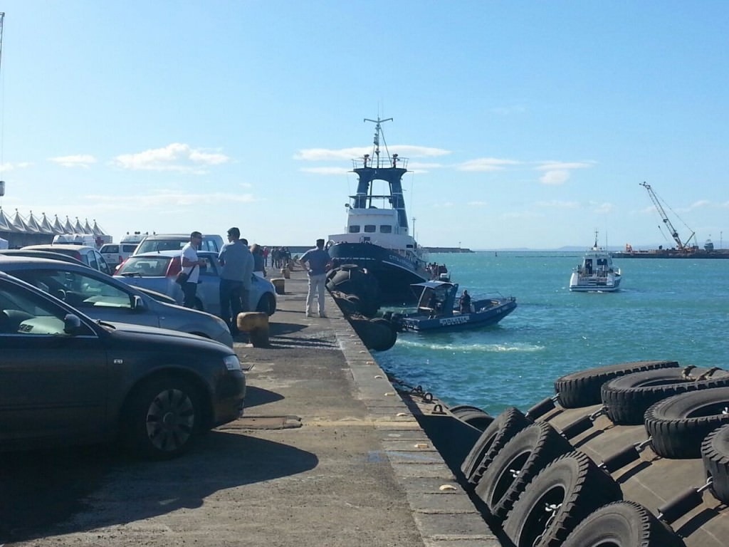 Nuova ondata di sbarchi in Sicilia. Al porto di Catania 414 migranti e 4 cadaveri