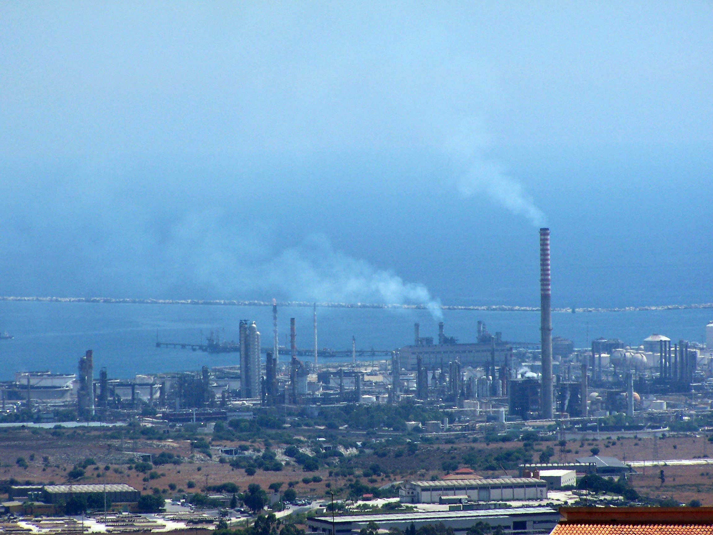 Sequestro impianti industriali nel Siracusano e cattiva qualità dell’aria, Morreale: “Qui la gente continua a morire”