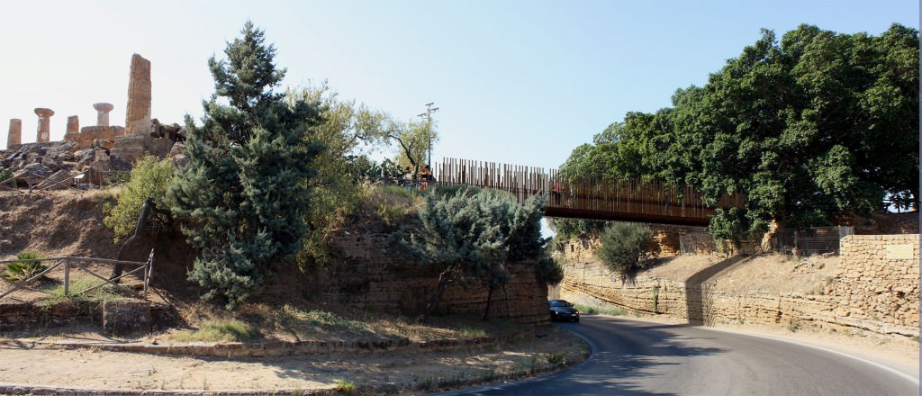 Valle dei Templi: da lunedì i lavori per la passerella