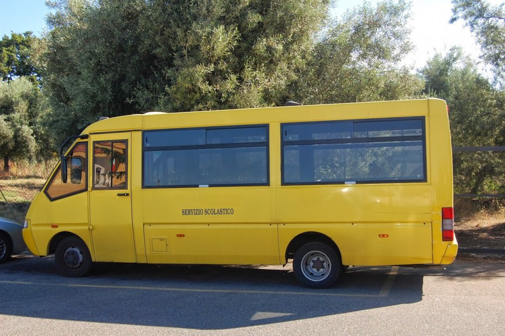 Enna: alla “Neglia” protesta per lo scuolabus
