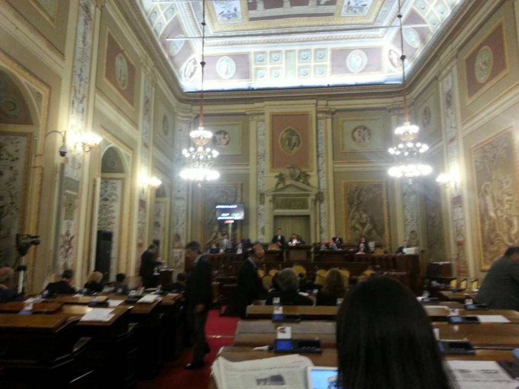 Sfiducia, 37 sì e 44 no: non passa la mozione. DIRETTA