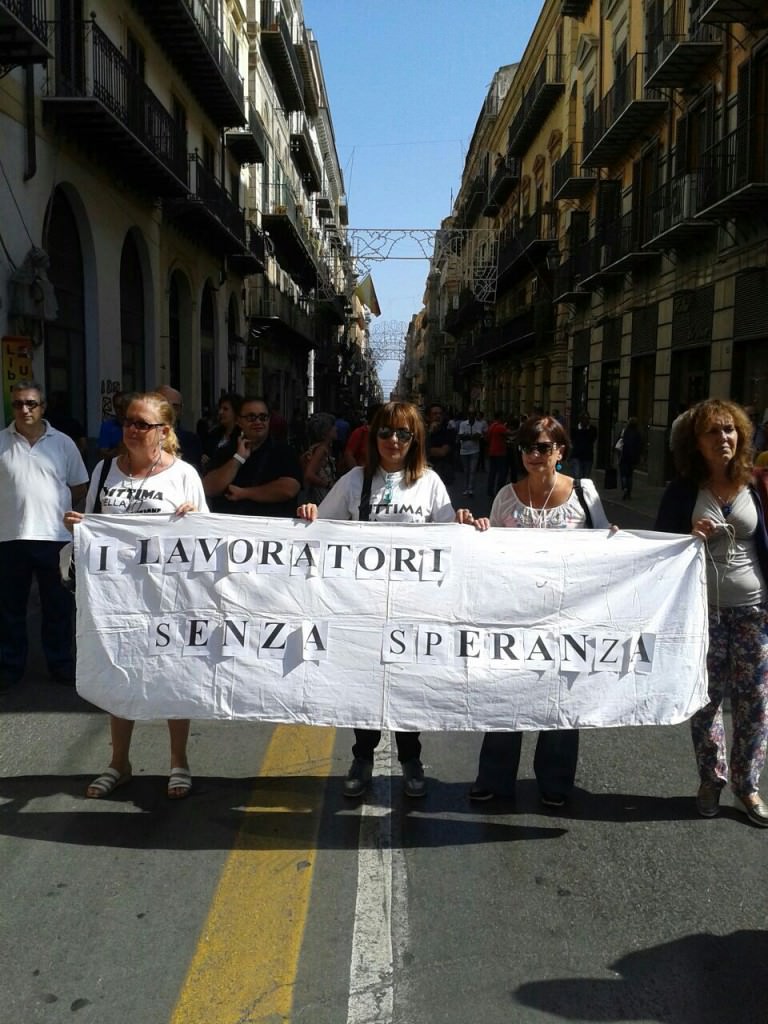 Palermo, la Formazione in corteo contro la “mangiugghia”