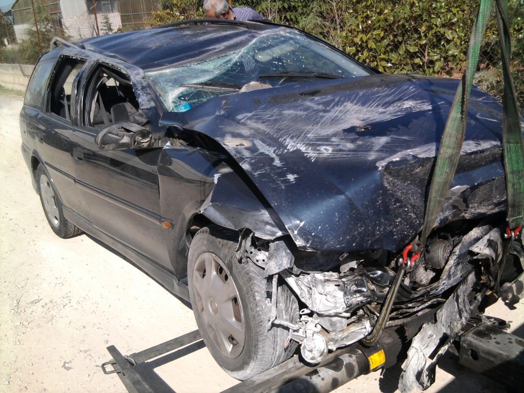 Incidente automobilistico tra due fratelli: muore il più grande