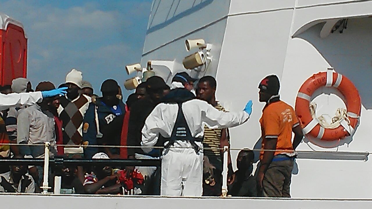 Emergenza immigrazione ad Augusta, il sindaco minaccia lo sciopero della fame: non ci sono fondi