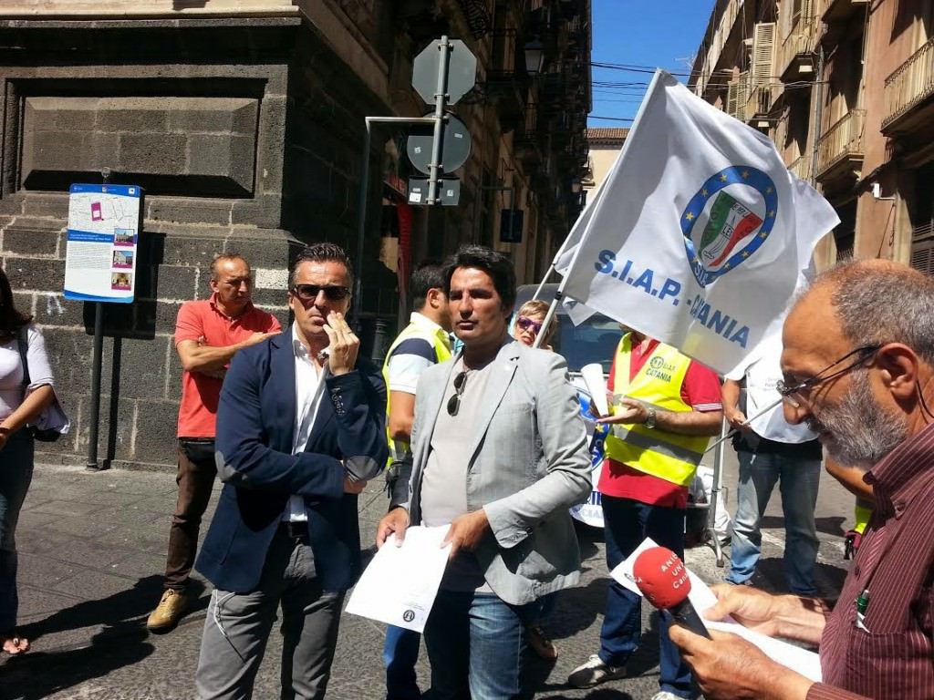 Catania nel caos, “polizia con le mani legate”