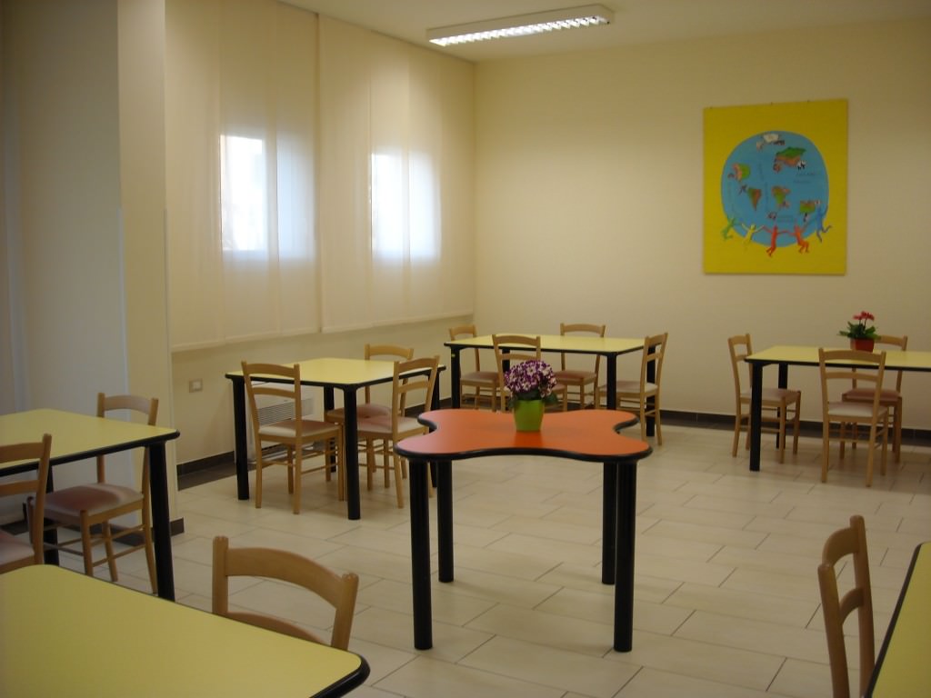 Piazza Armerina, studenti disabili in bagno solo fino alle 11