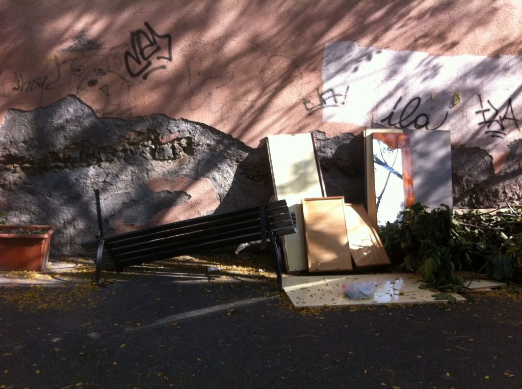 Catania, via Scandurra come una grande discarica