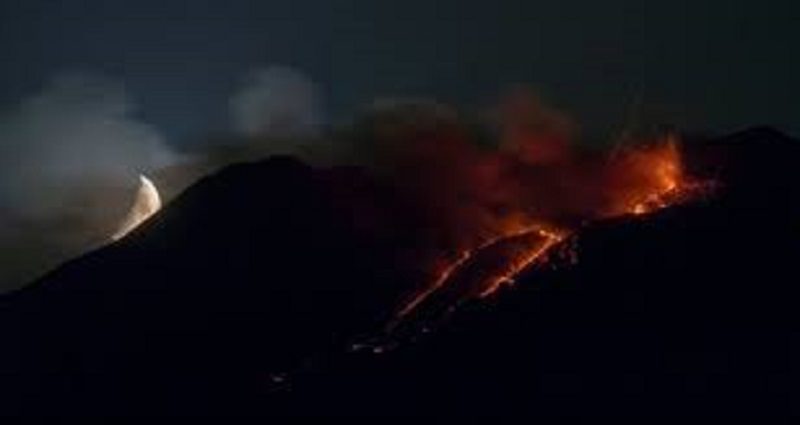 Santo Principato con l’Etna in eruzione vince “Obiettivo Valverde”