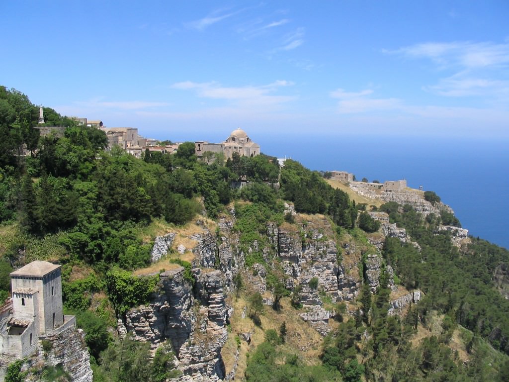 Illuminiamo Erice e Trapani a Natale