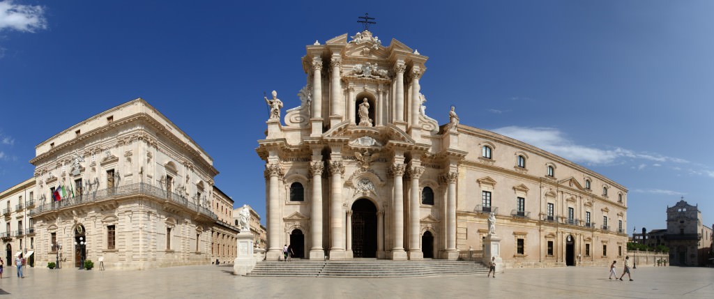 Spoglie di S. Lucia da Venezia a Siracusa con un aereo della polizia