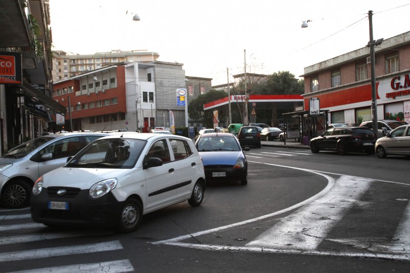 Catania, traffico e degrado attorno a piazza Lanza