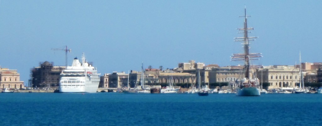 Siracusa, addio al ponte dei Calafatari. Iniziata la demolizione