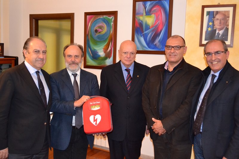 Il Rotary Palermo Parco delle Madonie dona defibrillatore portatile all’Asp