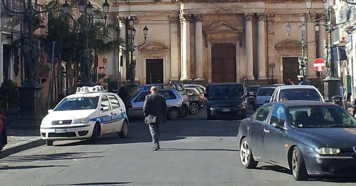 Paternò, presto i lavori in piazza Indipendenza e al Parco del Sole