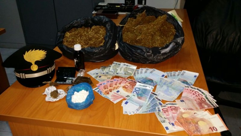Rapina e spaccio di sostanze stupefacenti: 3 arresti in provincia di Siracusa