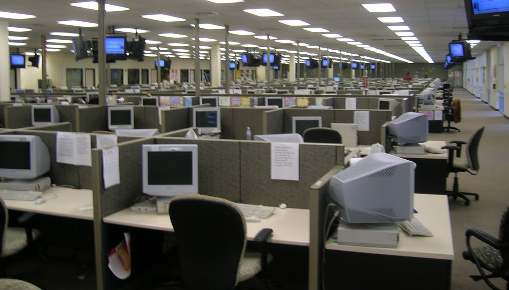 Scendono in piazza i lavoratori dei call center siciliani: nessuna isola felice, in atto dumping contrattuale