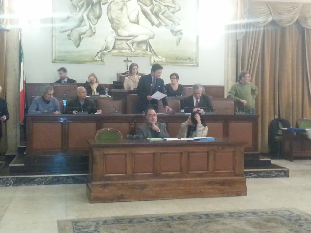 Catania, fuoco incrociato sull’amministrazione. Riparato l’errore milionario