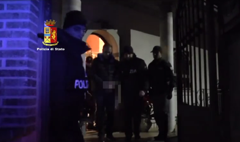 Droga e pizzo: 25 arrestati a Catania e due ricercati. Erano legati ai “Cursoti milanesi”
