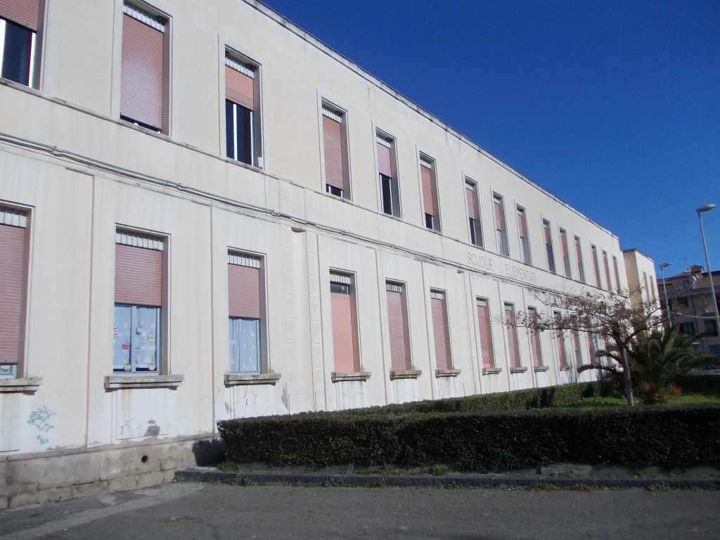 Agira, scuole senza riscaldamento. Protestano insegnanti e genitori