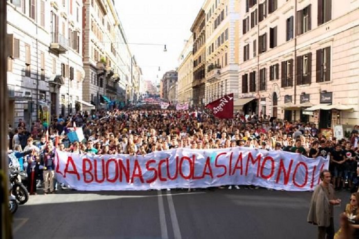 Palermo, studenti in piazza “contro la Buona Scuola”