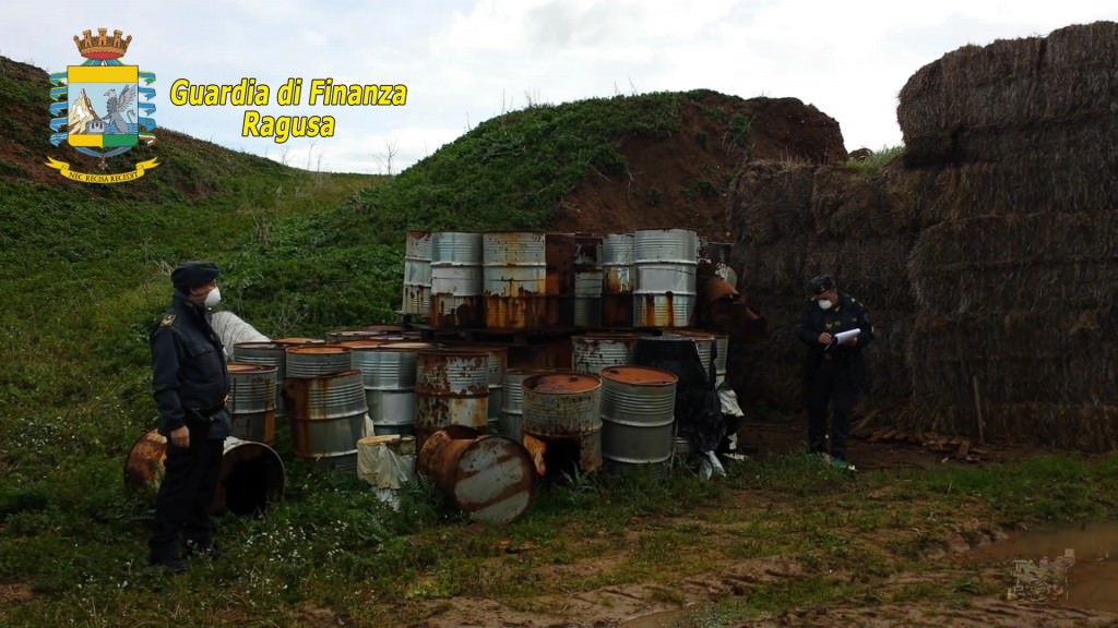 Ragusa, scoperta e sequestrata maxi discarica abusiva di rifiuti