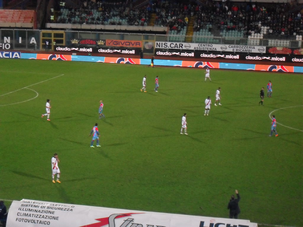 Catania, pagelle. Rosina inventa, Castro sfonda la muraglia crotonese
