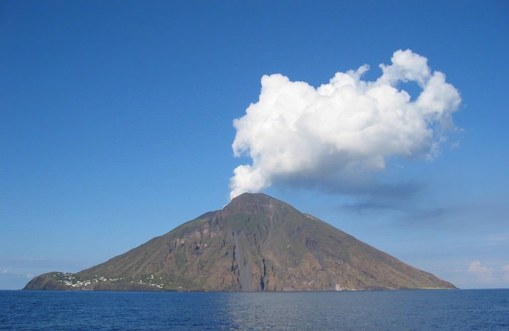 Stromboli, grande afflusso turistico per il ponte del primo maggio