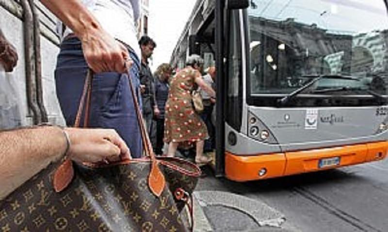 Arrestati a Palermo i borseggiatori della linea 101