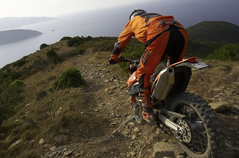 200 centauri a Caltagirone: prima prova di enduro in Sicilia