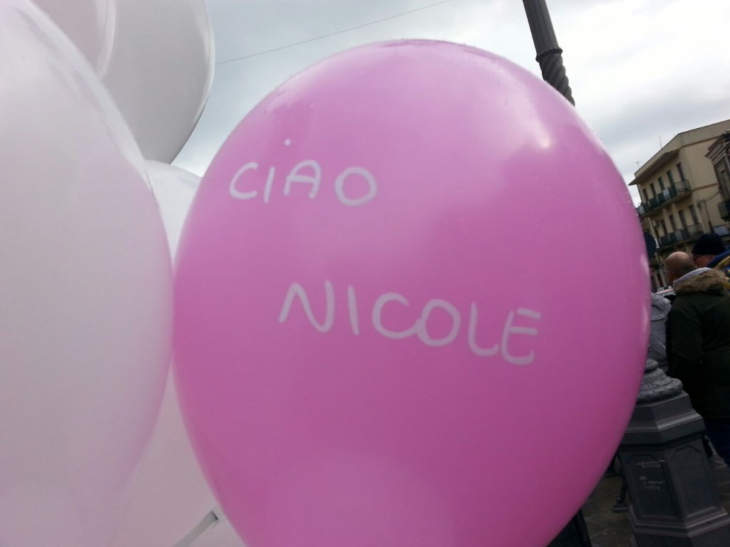 Mascalucia saluta Nicole: il racconto dei funerali