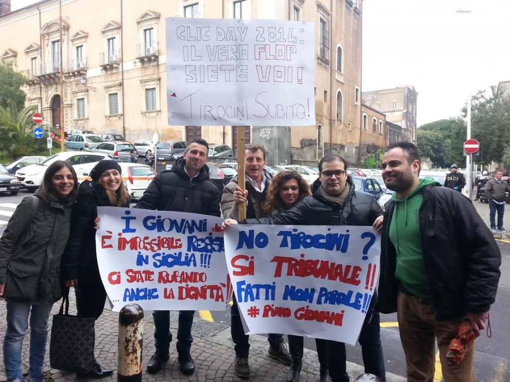 Catania, incontro su Garanzia e Piano Giovani ma scattano le proteste