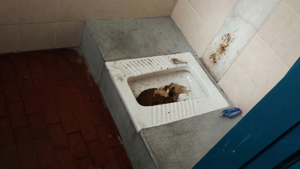 Al “Massimino” di Catania bagni fatiscenti. La protesta del consigliere Parisi