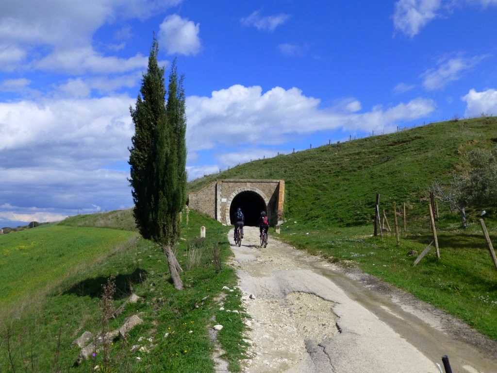 “Pedalando con gusto” tra le meraviglie della Sicilia