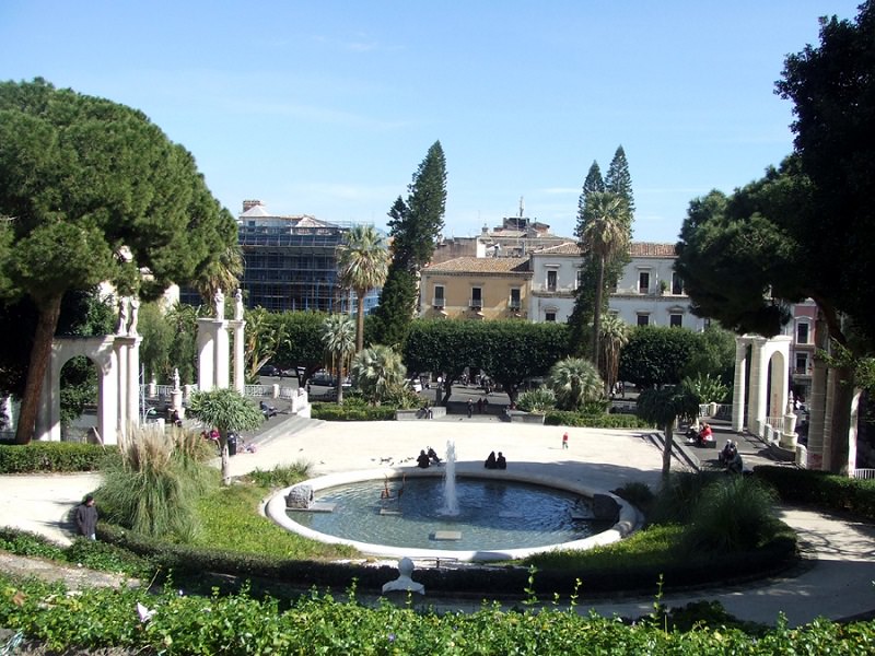 Catania, causa raffiche di vento sindaco Bianco chiude villa Bellini, parchi e cimiteri