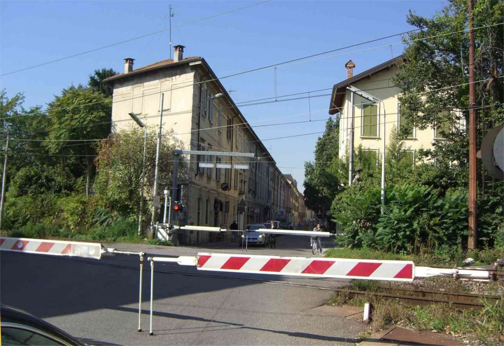 Ragusa, sbarre del passaggio a livello non funzionano. Lettera di diffida a Trenitalia