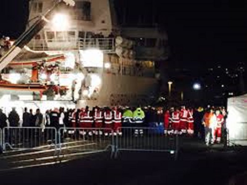 Strage migranti, stasera i superstiti a Catania. Salvi: “Indagini su cause del naufragio”