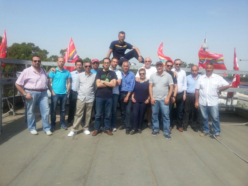Catania, Myrmex: lavoratori sul tetto ad oltranza