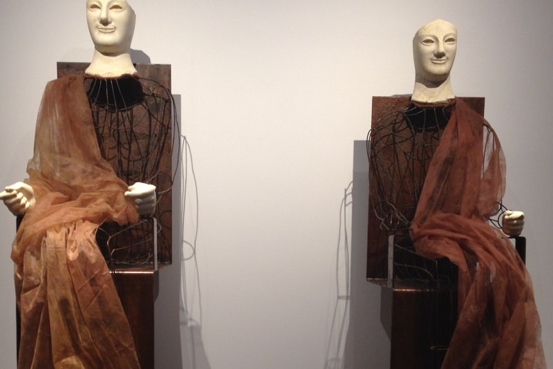Marella Ferrera “ri-veste” gli Acroliti ad EXPO 2015