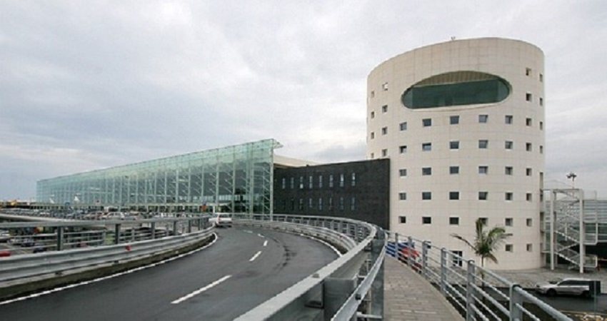 Aeroporto di Catania, ai domiciliari per aver picchiato la moglie incinta tenta di partire per Marrakech: arrestato