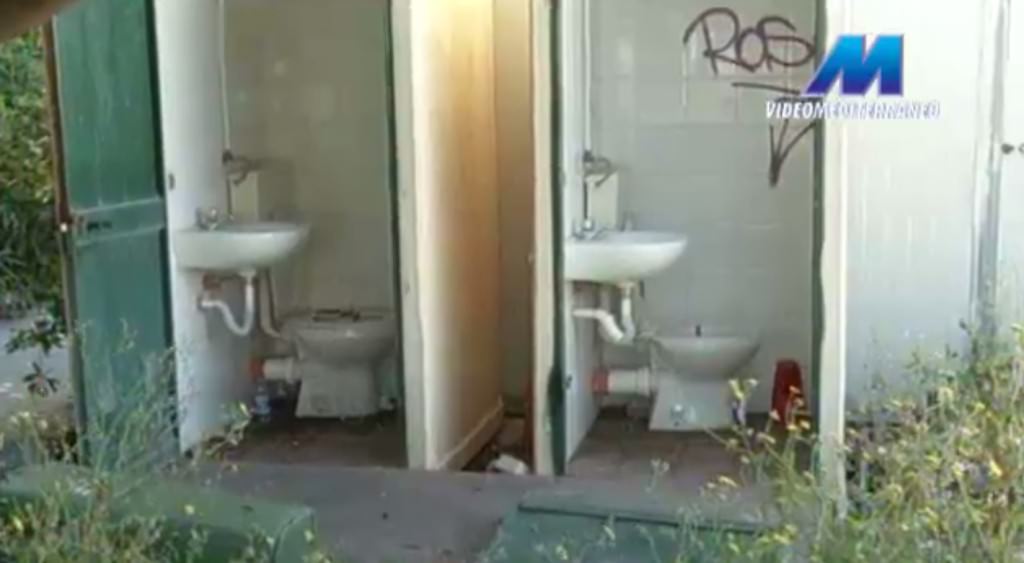 Marina di Ragusa, bagni pubblici pessimo biglietto da visita