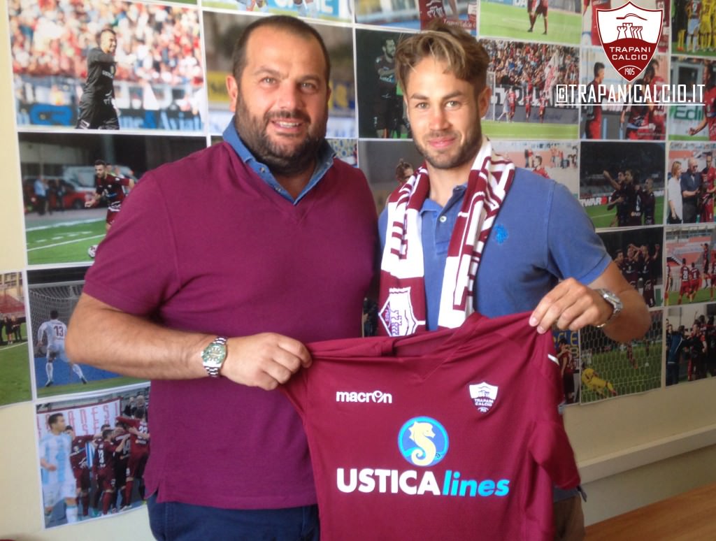 Trapani 2015/16. In granata il centrocampista Davide Raffaello