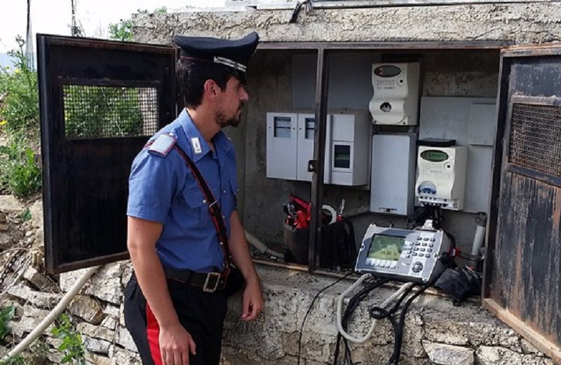 Con magnete rubava elettricità e garantiva prezzi stracciati nel suo autolavaggio Con magnete rubava elettricità e garantiva prezzi stracciati nel suo autolavaggio