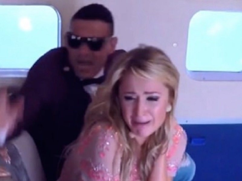 Paris Hilton, precipita l’aereo ma è uno scherzo