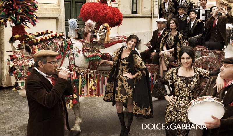 Dolce e Gabbana scelgono ancora la Sicilia: Palazzolo Acreide è il set della nuova campagna pubblicitaria