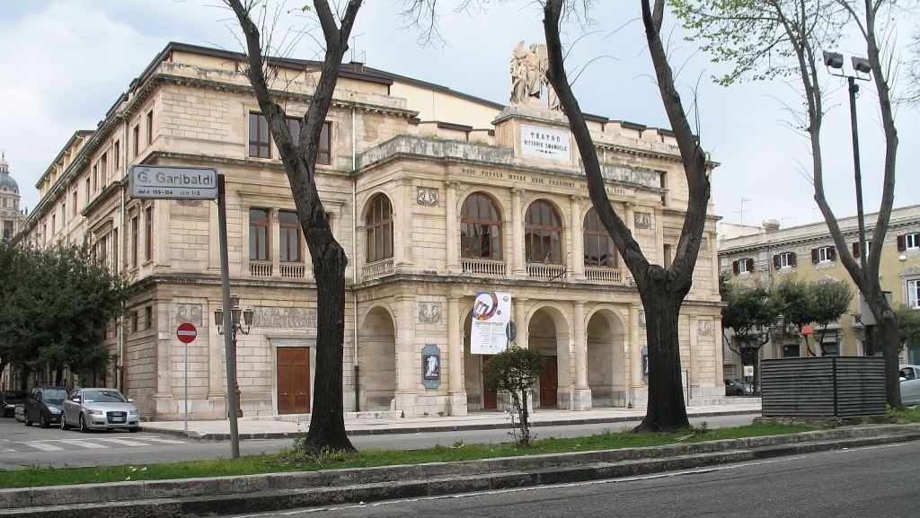 Teatro Vittorio Emanuele: Van Hoecke presenta “Comme un souvenir…Revoir Paris”