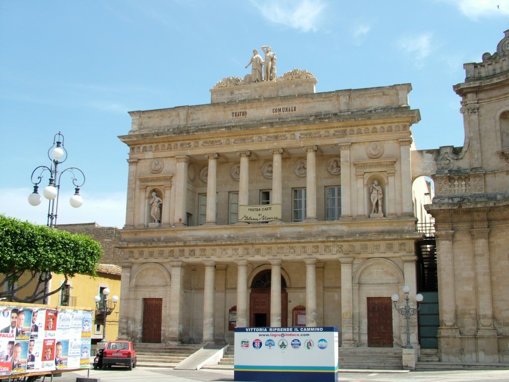Vittoria, in funzione il primo ecocompattatore in città